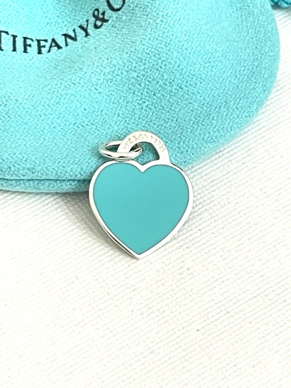 New Tiffany & Co. Blue Enamel RTT Heart Charm Pendant Silver Small with Pouch - Picture 3 of 11